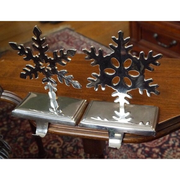 2 Pack 3D Snowflake Christmas Stocking Holders Metal Mantel Silver Tone Unique - Picture 8 of 14